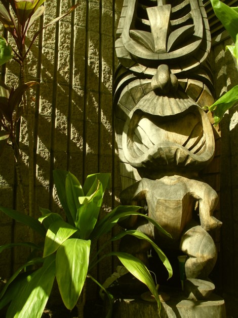 tiki at lulus waikiki