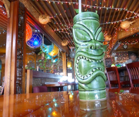la mariana sailing club honolulu oahu hawaii tiki bar